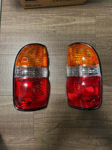 2001 2002 2003 2004 Toyota Tacoma Tail Lights Brake Lamps Assembly - Pair